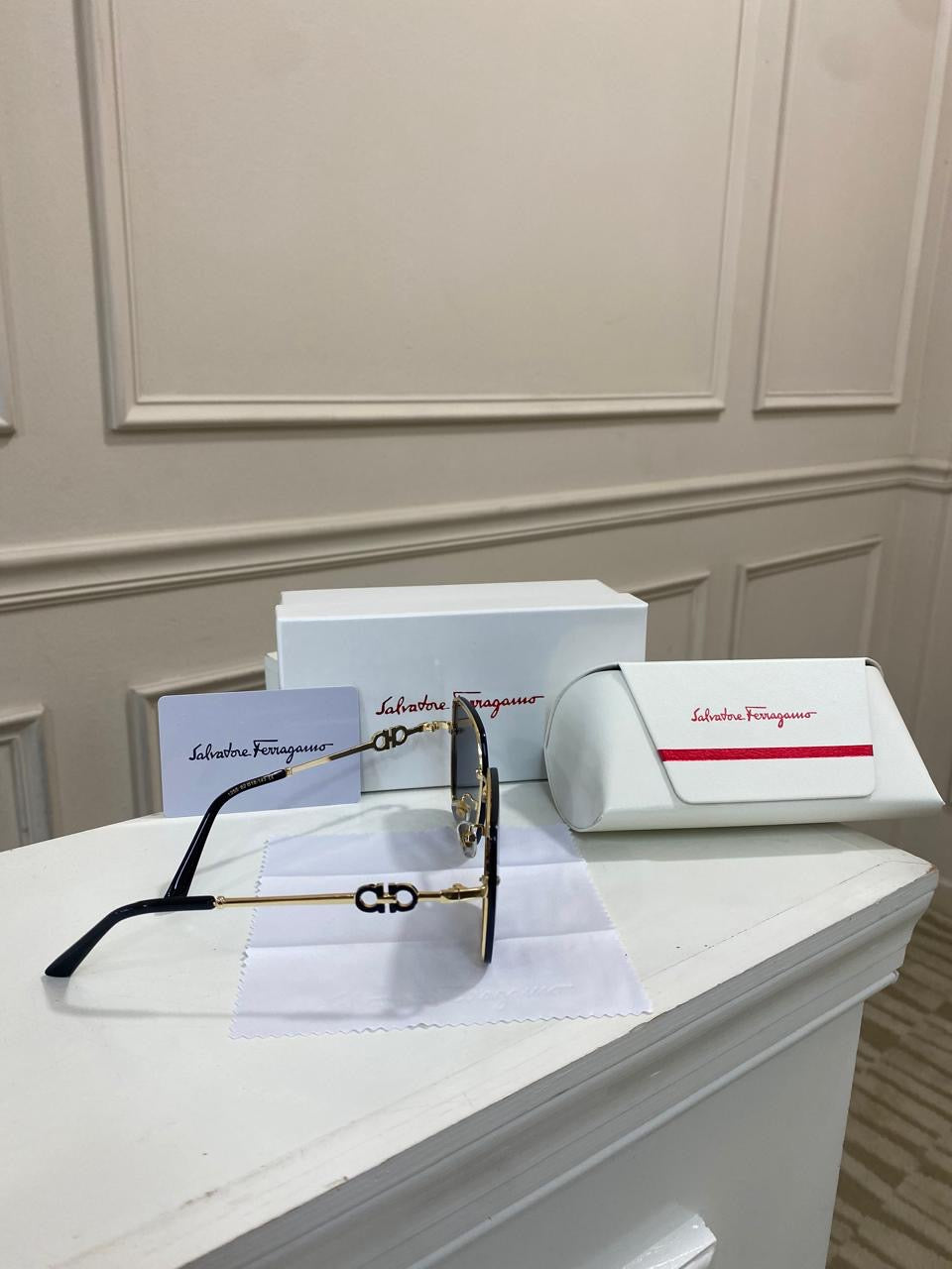 Lentes Ferragamo - Modelo aviador negro