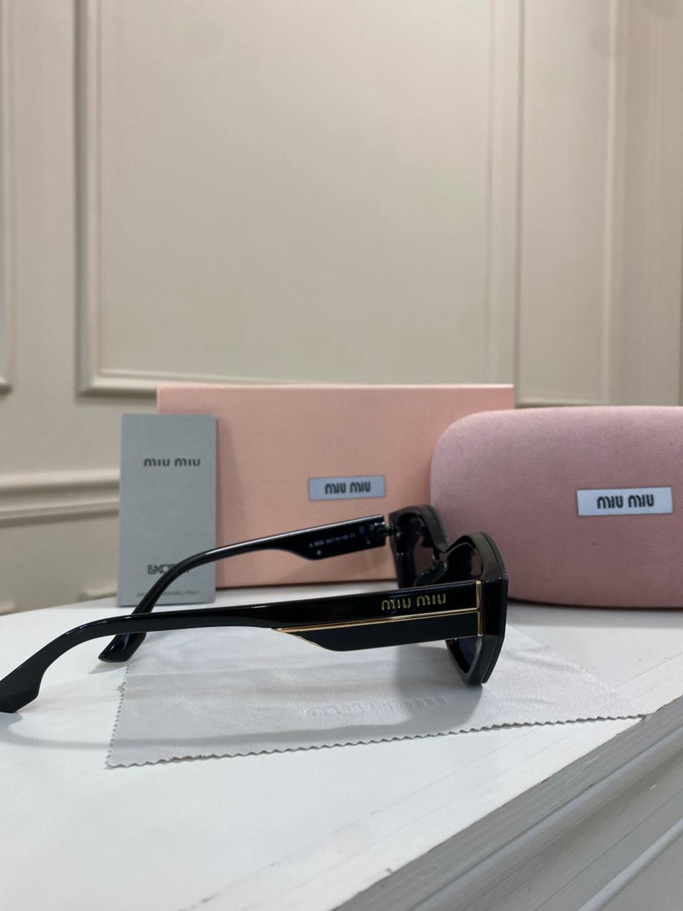 Lentes Miu Miu – Modelo Geometric Black