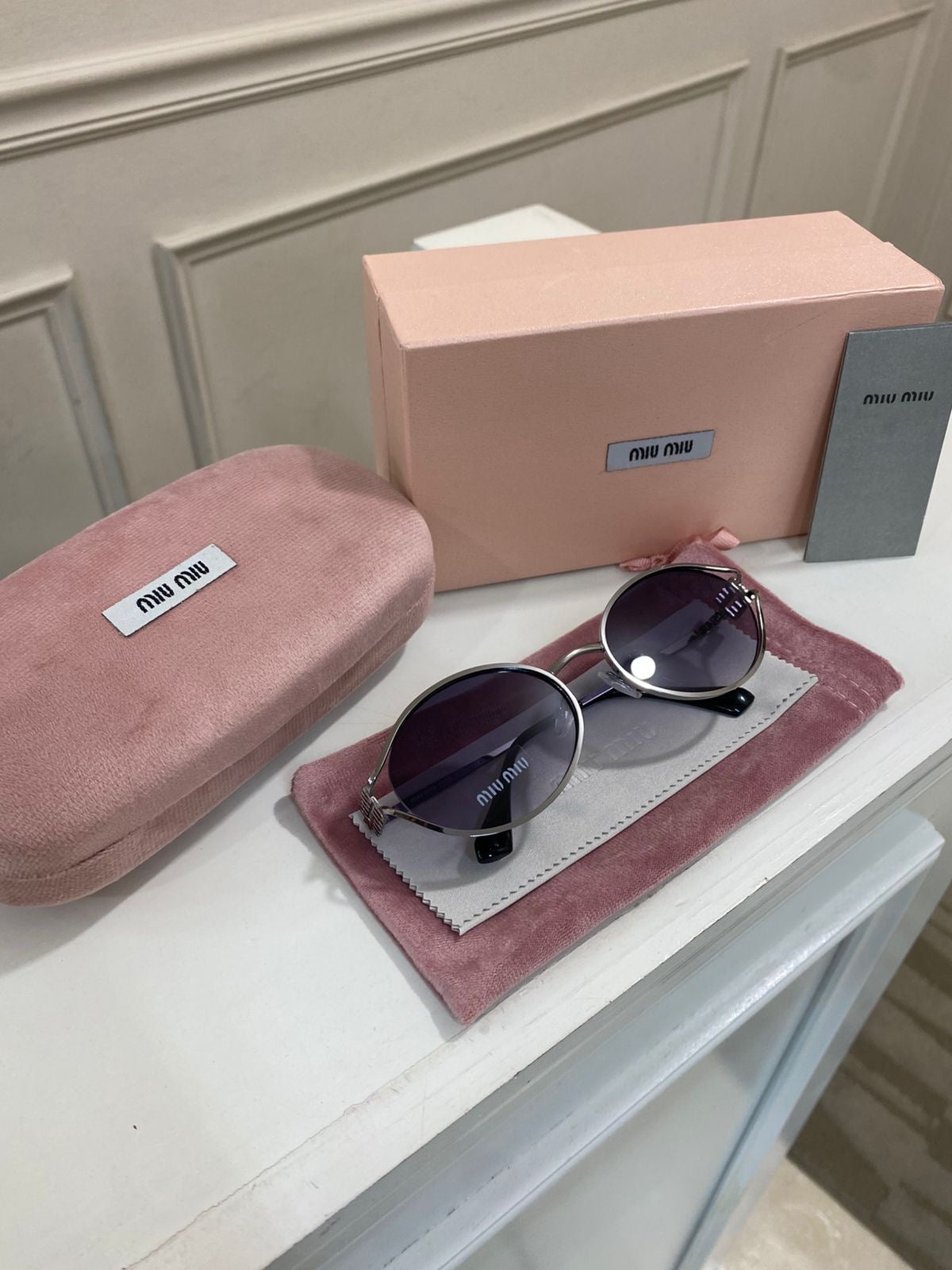 Lentes Miu Miu – Modelo gris plata