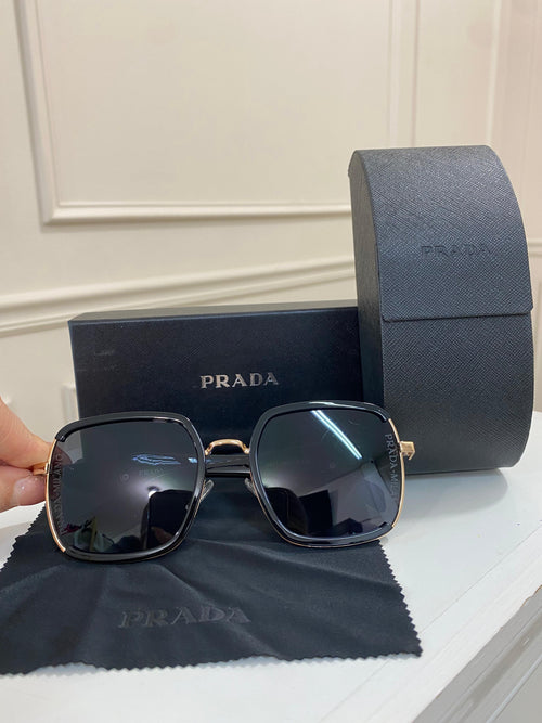 Lentes Prada – Modelo Triángulo Negro