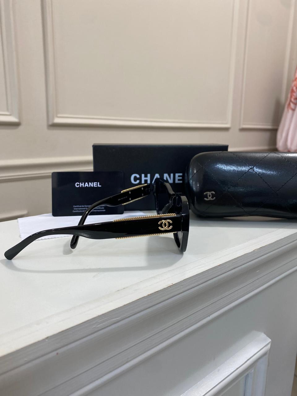 Lentes Chanel - Negro Dorado