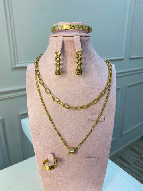 Set LV oro monograma 4 piezas