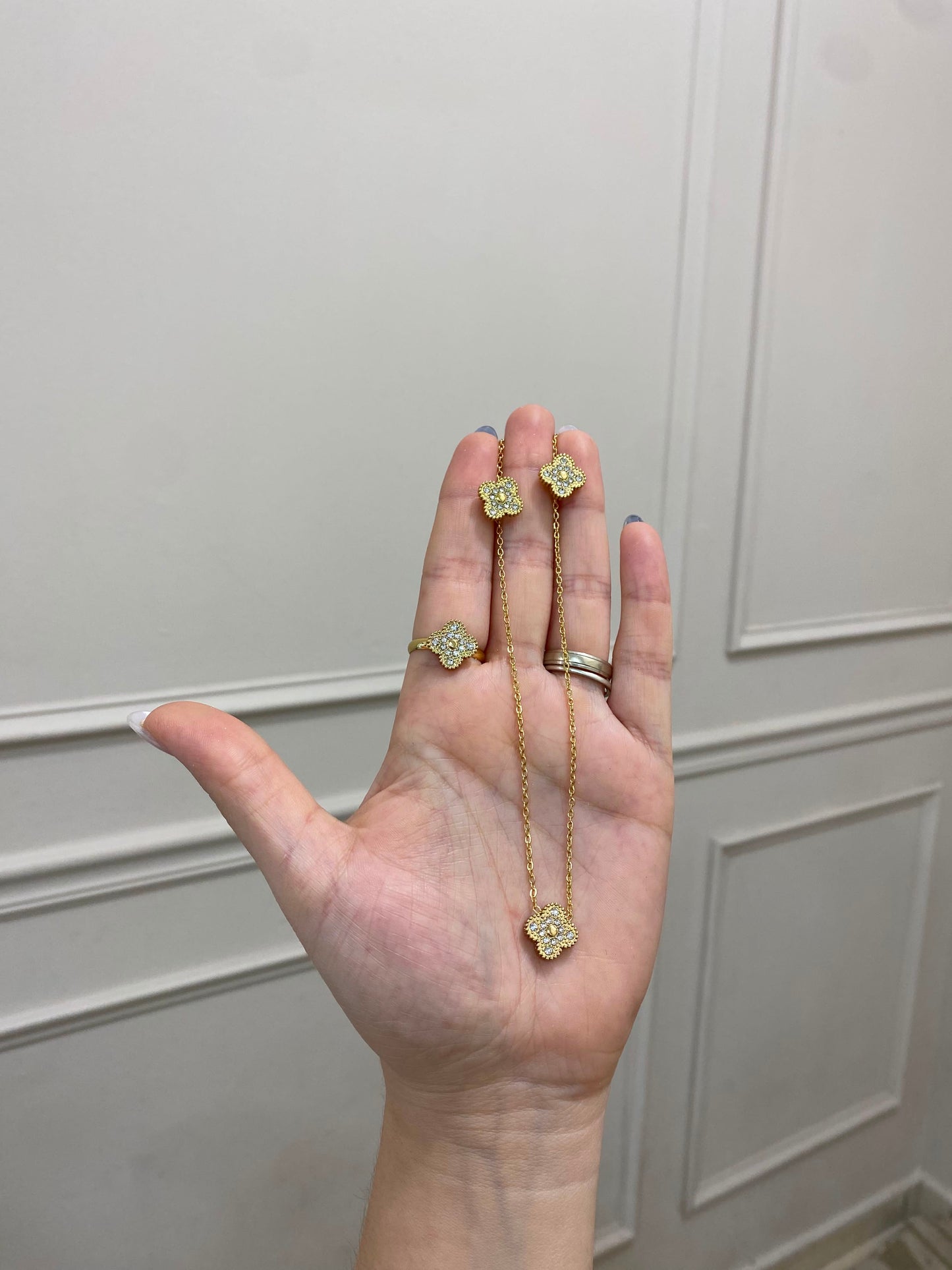 Set Vanclef dorado piedras 3 piezas