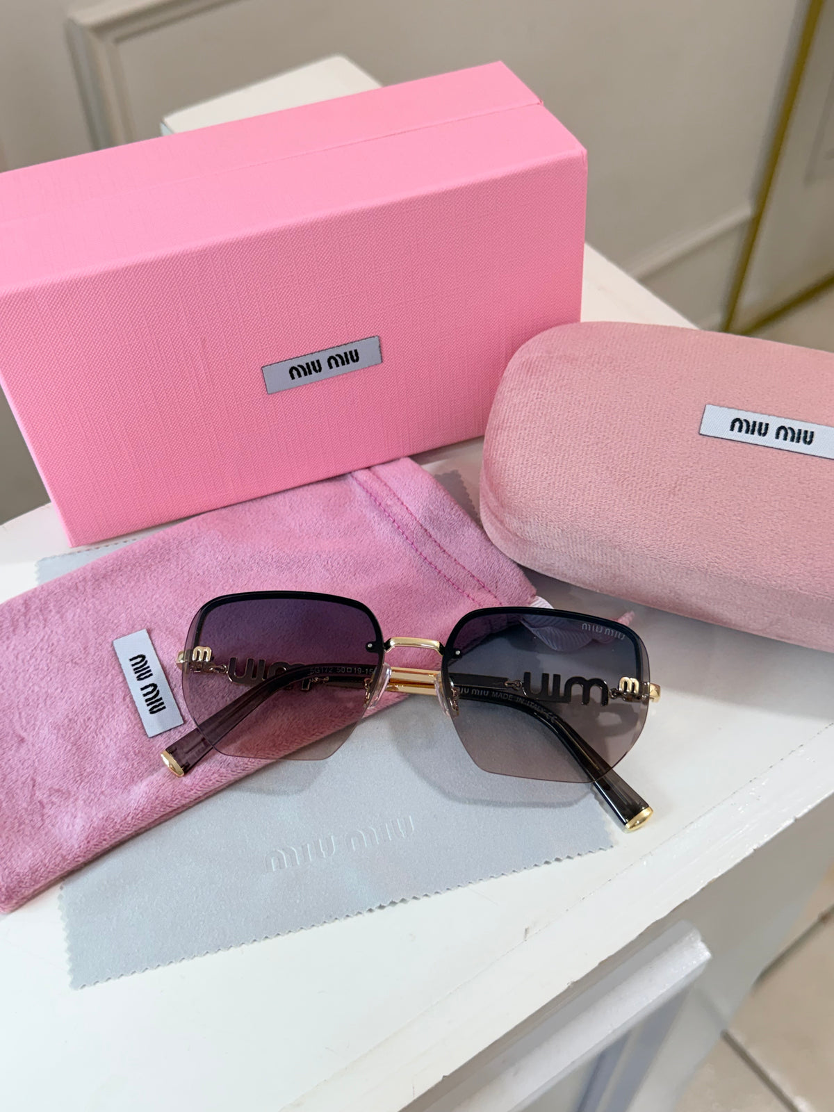 Lentes Miu Miu - Letras bicolor