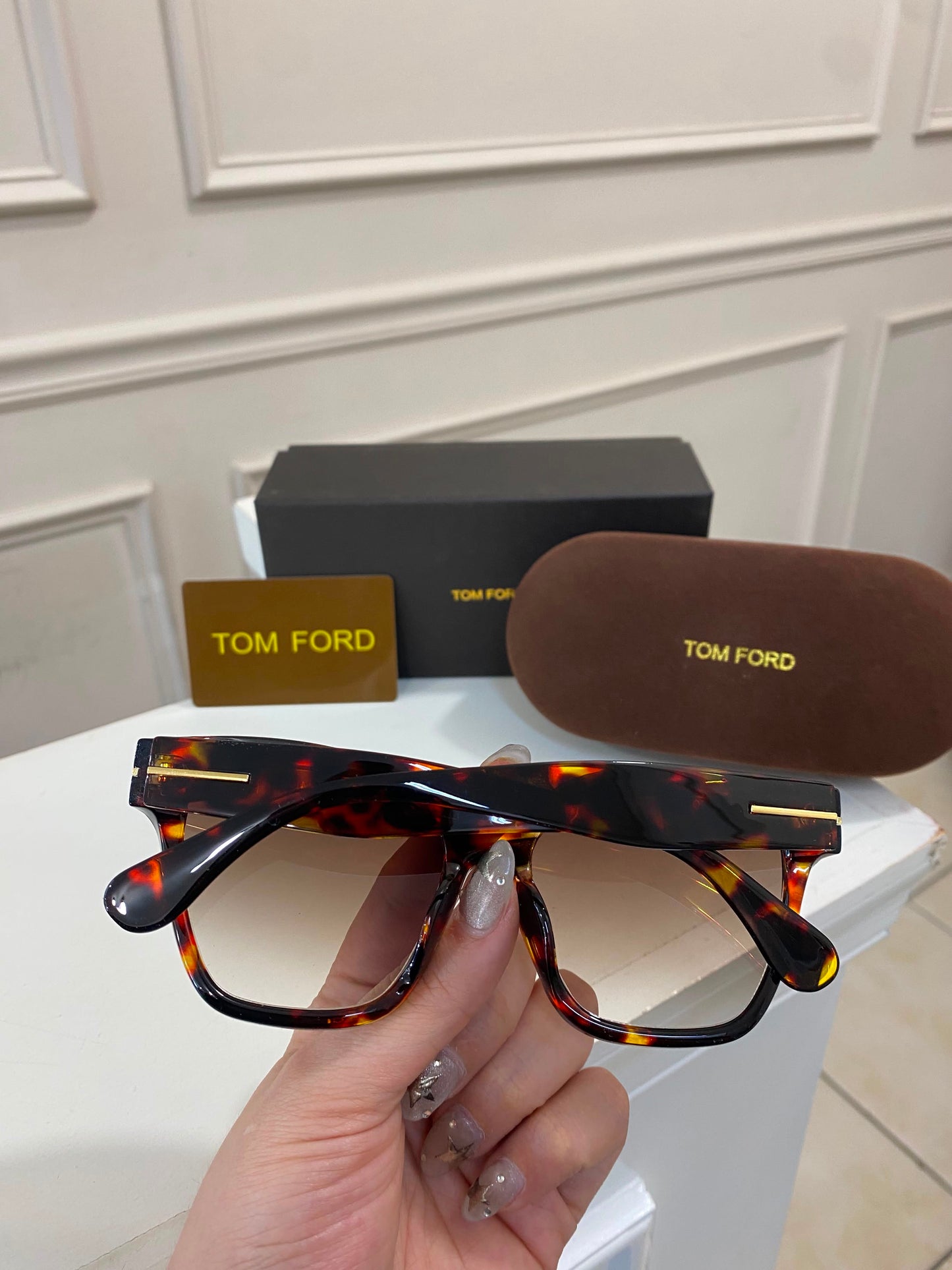 Lentes Tom Ford – Carey estilo clásico