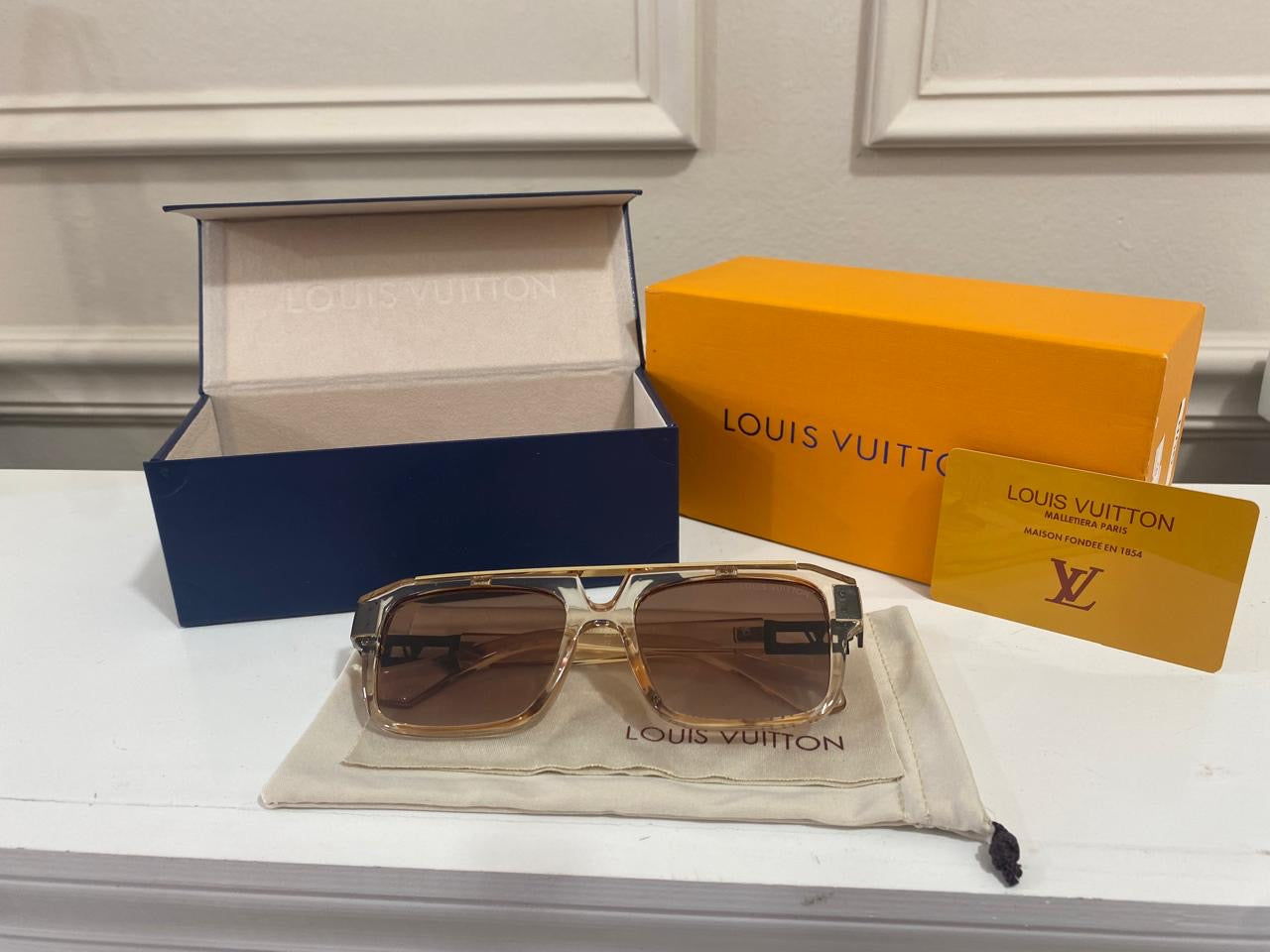 Lentes LV – Empire miel