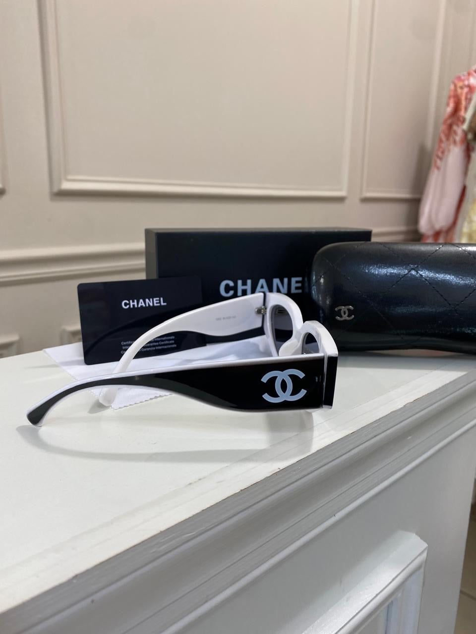 Lentes Chanel - Negro blanco