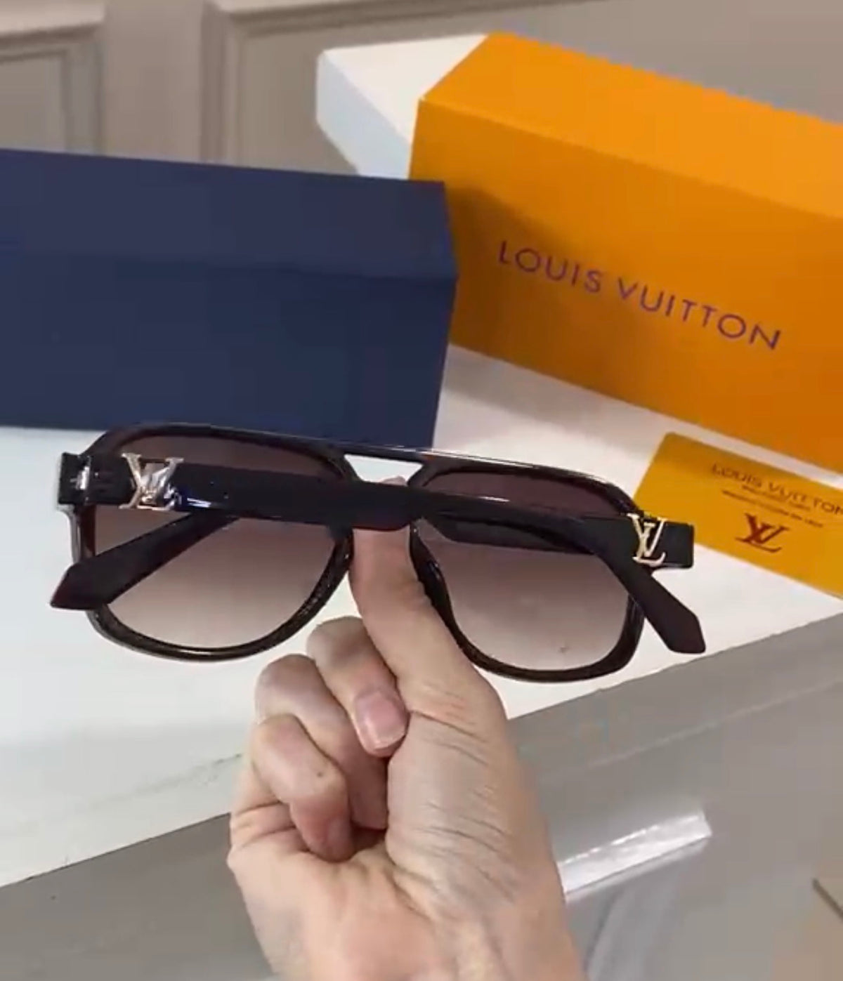Lentes LV – Louis recto Cafe
