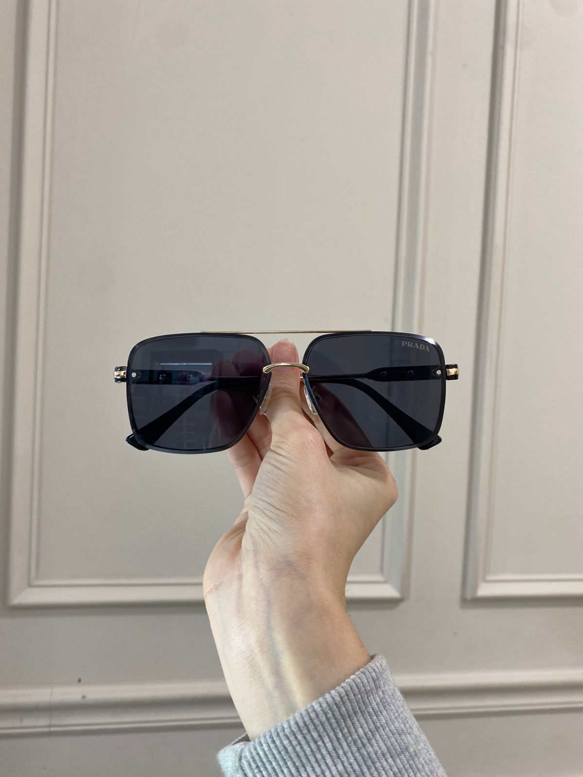 Lentes Prada – Modelo  Negro Oro rec