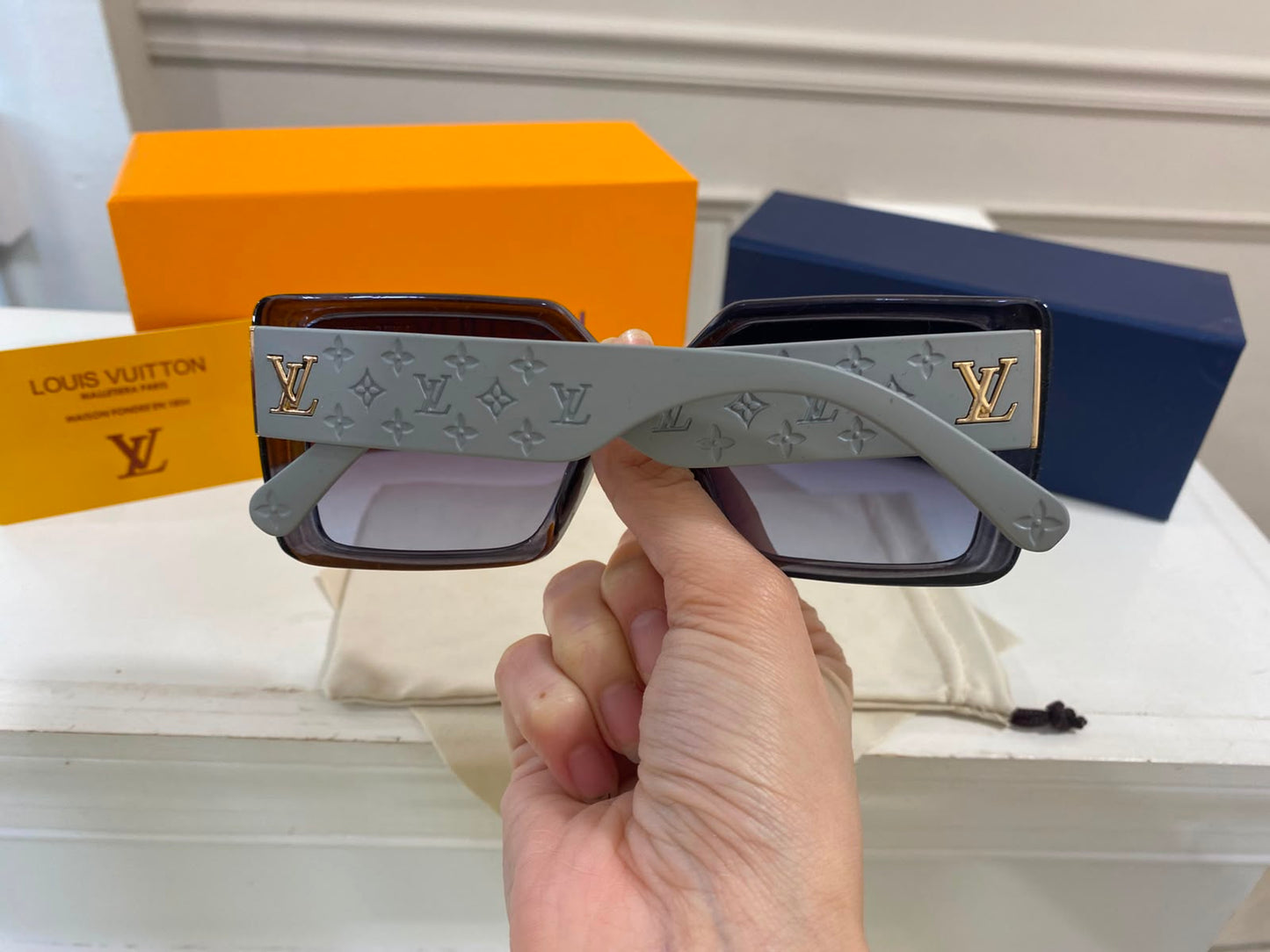 Lentes LV – Louis Classic gry