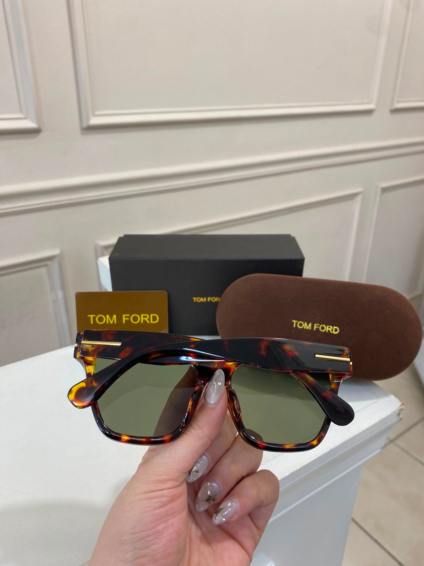 Lentes Tom Ford – Carey mica verde estilo clásico