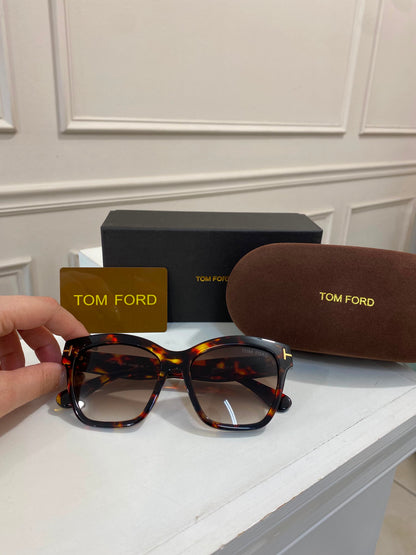 Lentes Tom Ford – Carey estilo clásico
