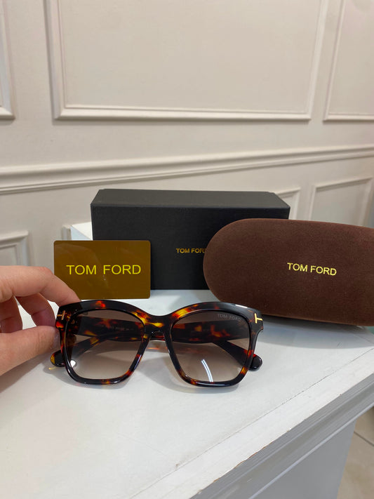Lentes Tom Ford – Carey estilo clásico