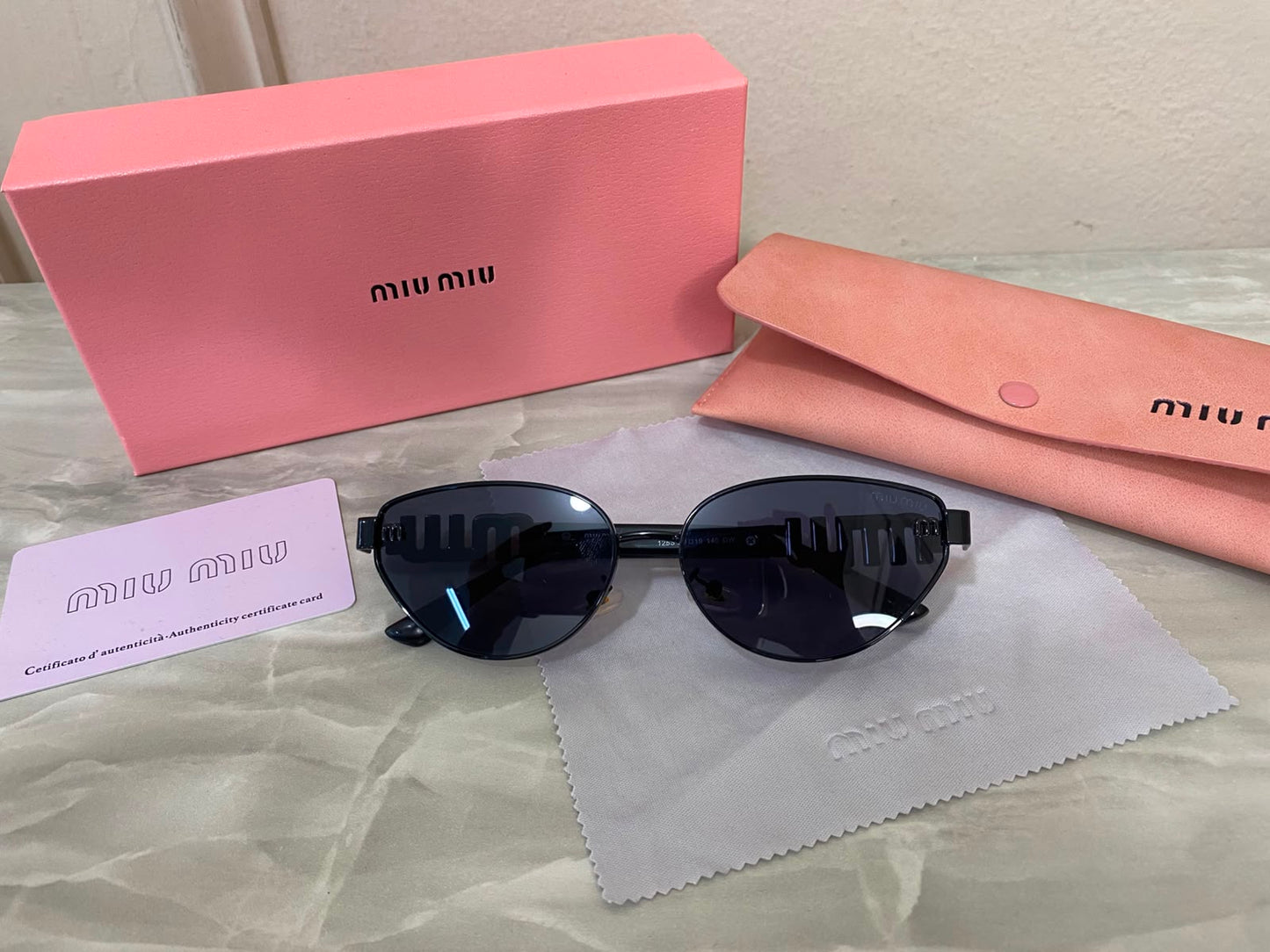 Lentes Miu Miu - Miu Miu Infinity Black