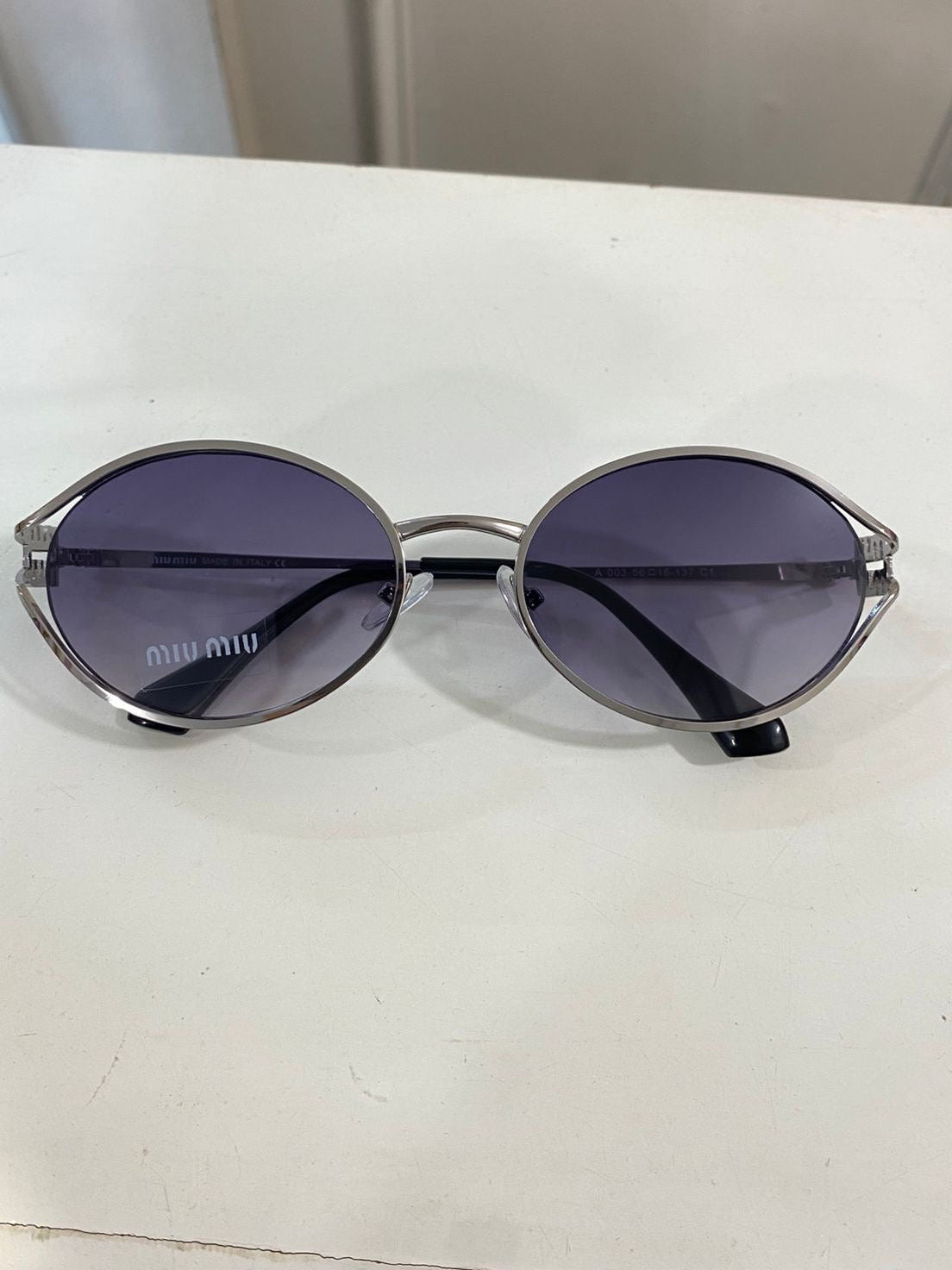 Lentes Miu Miu – Modelo gris plata