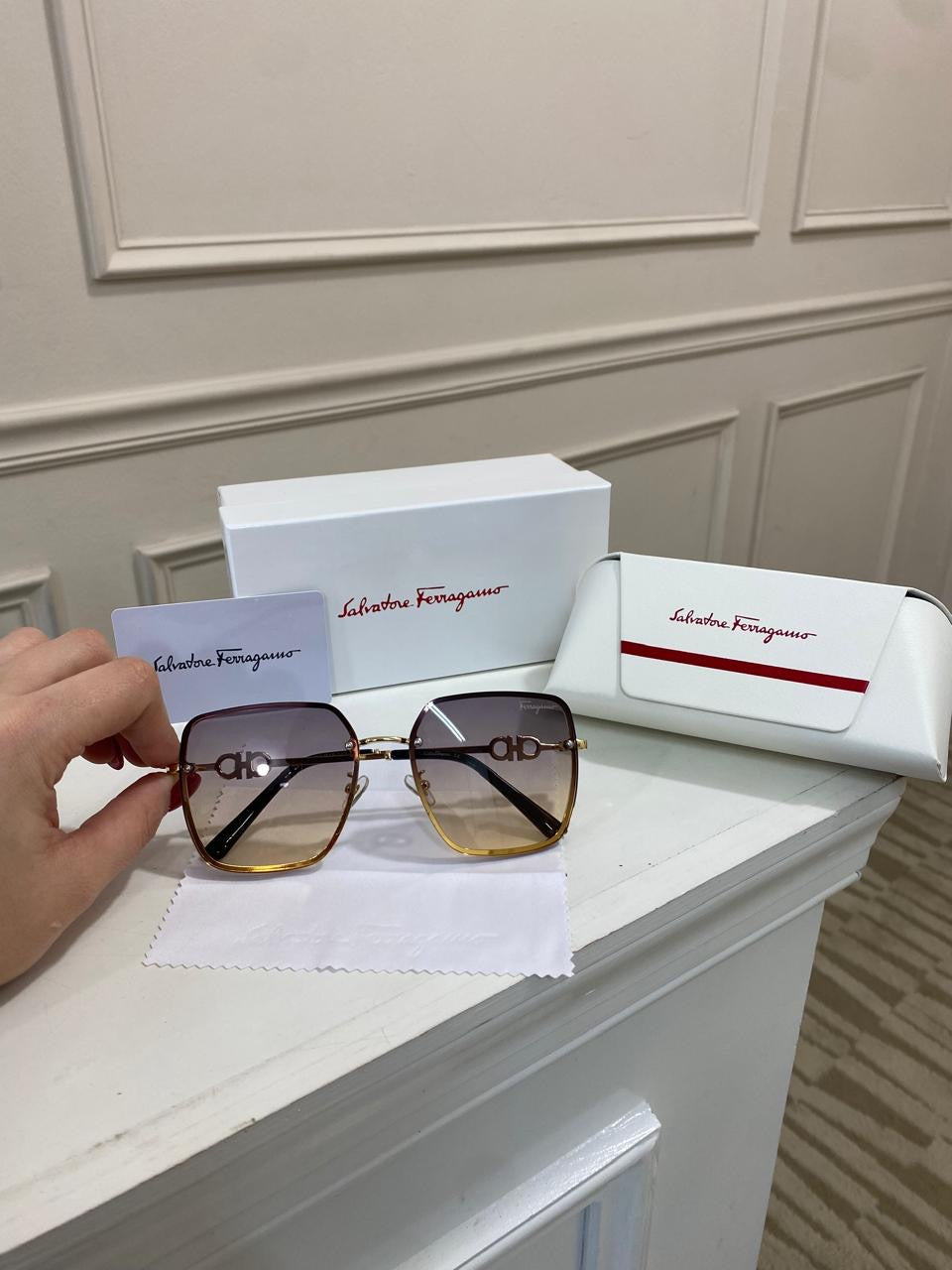 Lentes Ferragamo - Modelo  aviador ambar