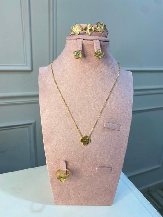Set Vanclef 4 piezas oro