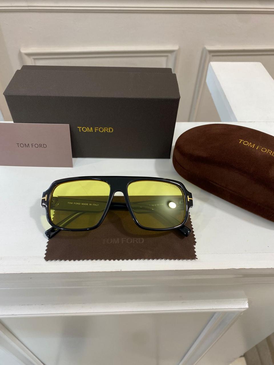 Lentes Tom Ford – Negros con Lente Amarillo
