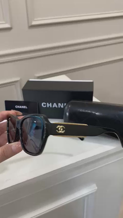 Lentes Chanel - Negro Dorado